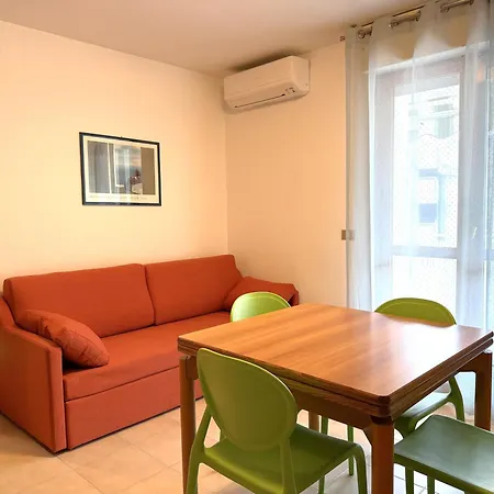 Rosanna Apartment