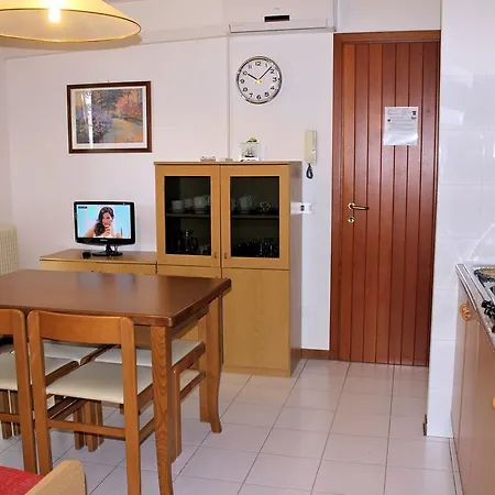 Rosanna Apartment